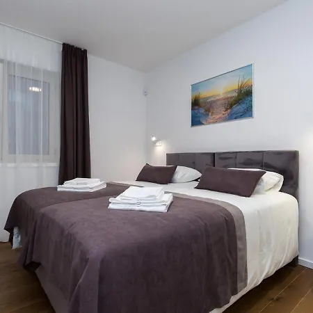 A&a1 A&a2 * Porec