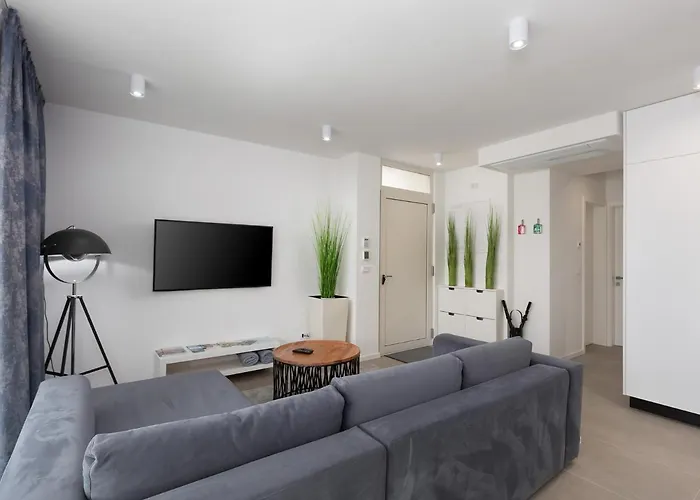 A&a1 A&a2 Apartment *