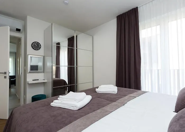 A&a1 A&a2 Apartment *